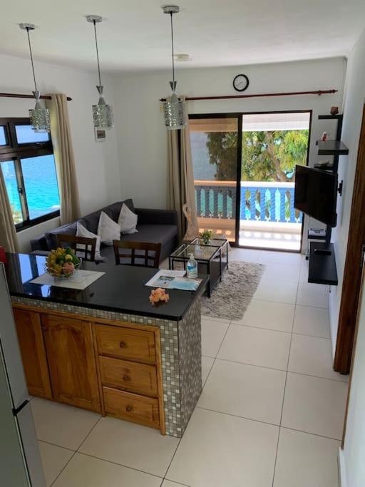 Crystal Apartments Seychelles Seaview Upper Floor Гласи Экстерьер фото